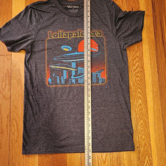 Lollapalooza 2022 UFO Chicago Skyline Grey Graphic Tee, Perfect, Lolla, Sz S - Picture 7 of 7